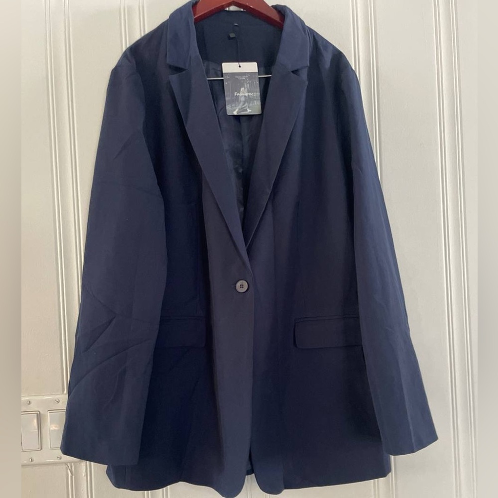 🆕 Ladies Navy Blazer